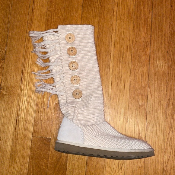 RARE Vintage UGG Cardy Fringe Cream Boots with Buttons - Picture 1 of 8
